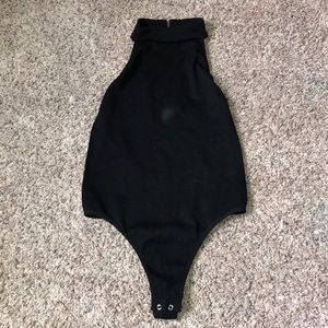 Sleeveless body suit